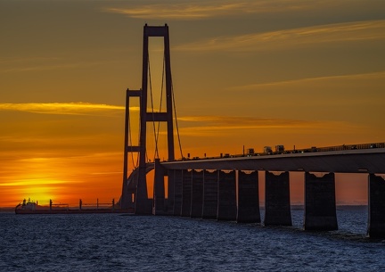Storerbæltsbroen i solnedgangen